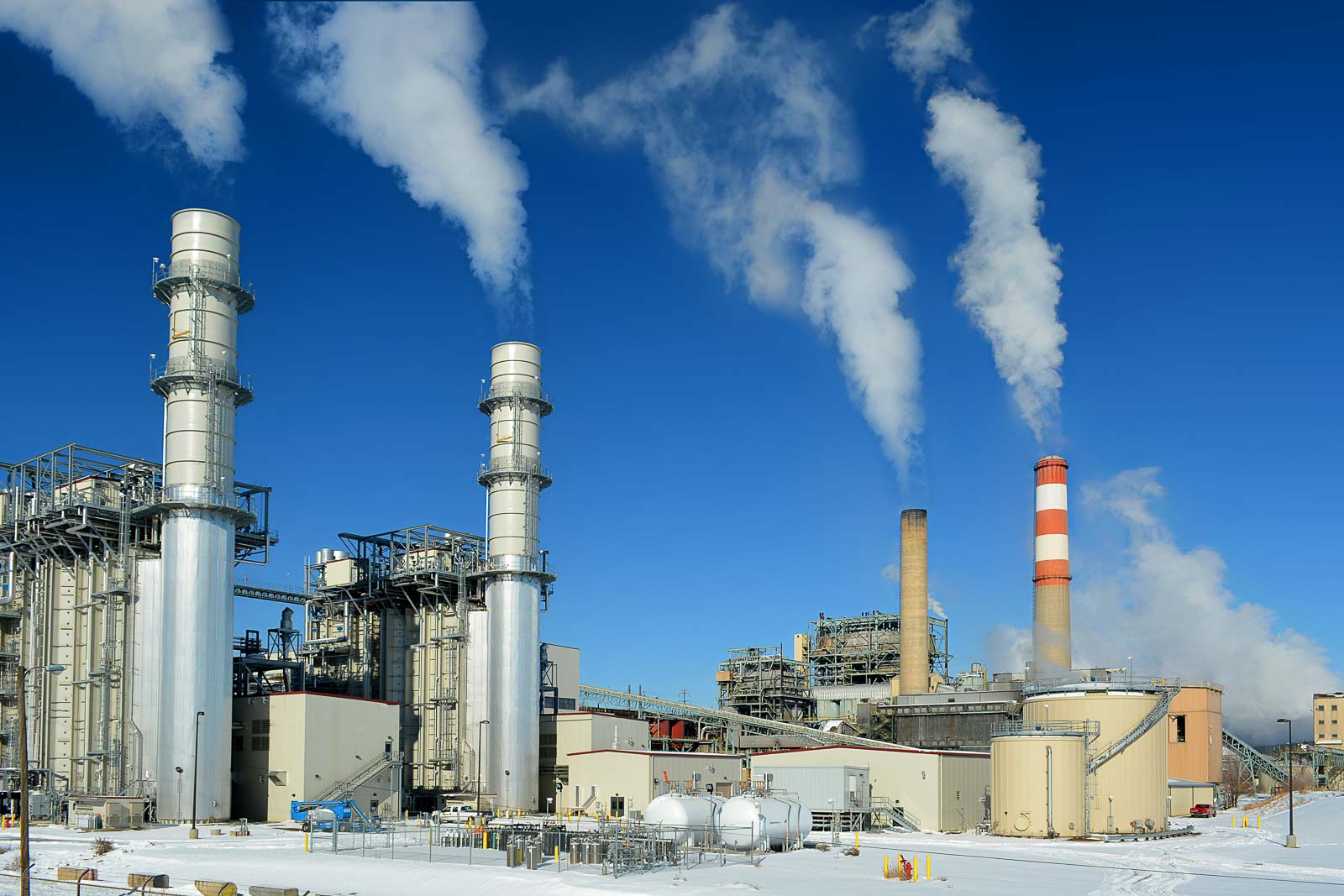Khí thải công nghiệp làm ô nhiễm môi trường