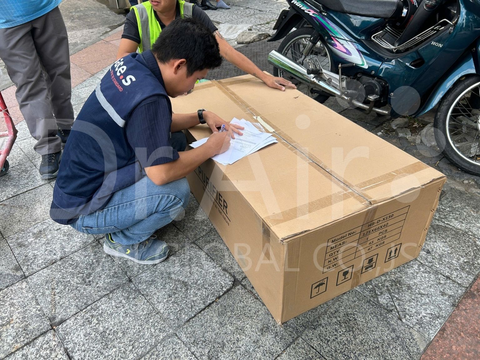 Để không gian văn phòng “thở” dễ dàng hơn với máy lọc không khí tuần hoàn âm trần Dr.Air Double Clean 2200