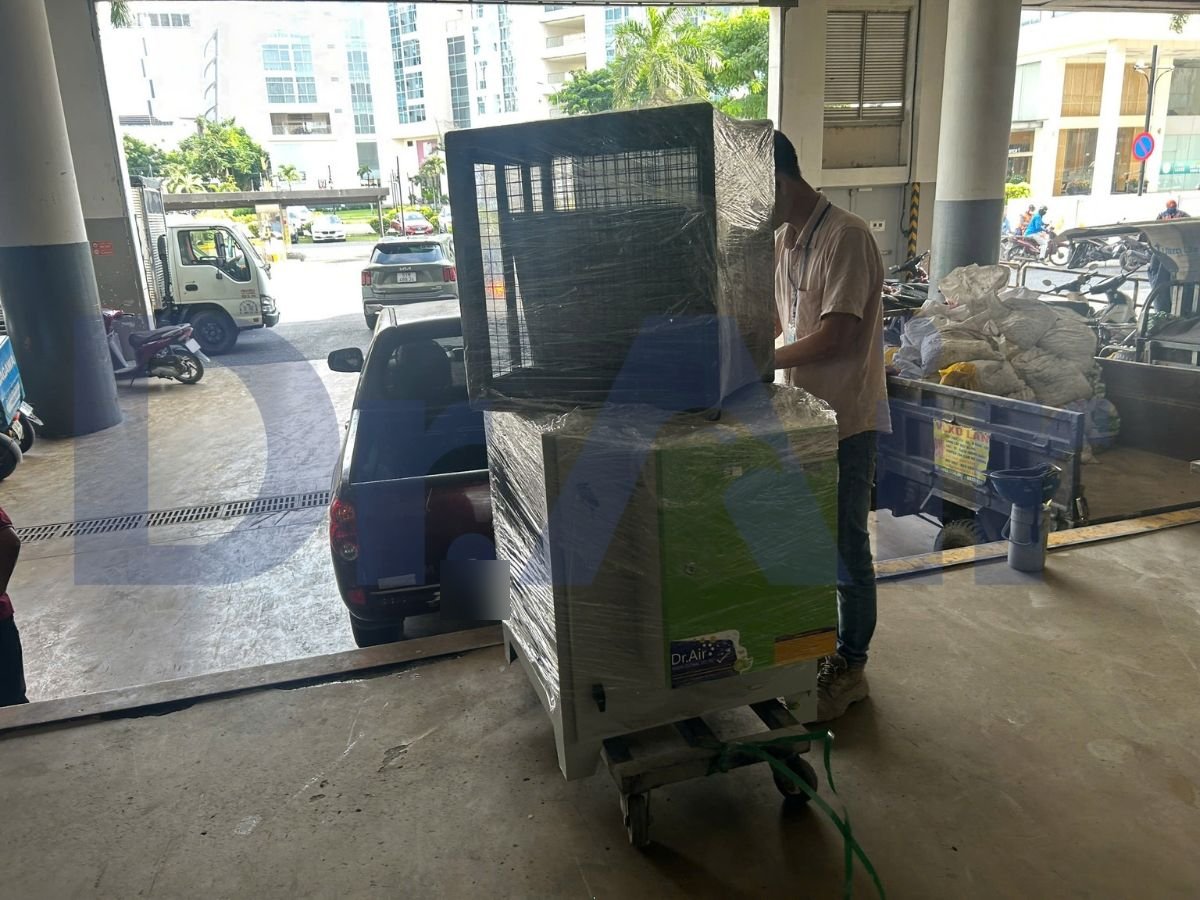 Kiểm tra máy lọc tĩnh điện FLIX ECO-8000 tại tầng hầm trung tâm thương mại
