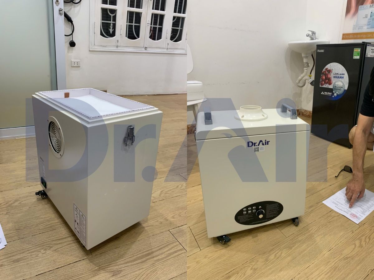 Máy hút khói mùi laser cho phòng khám Dr.Air KL101 nhìn cận bảng điều khiển
