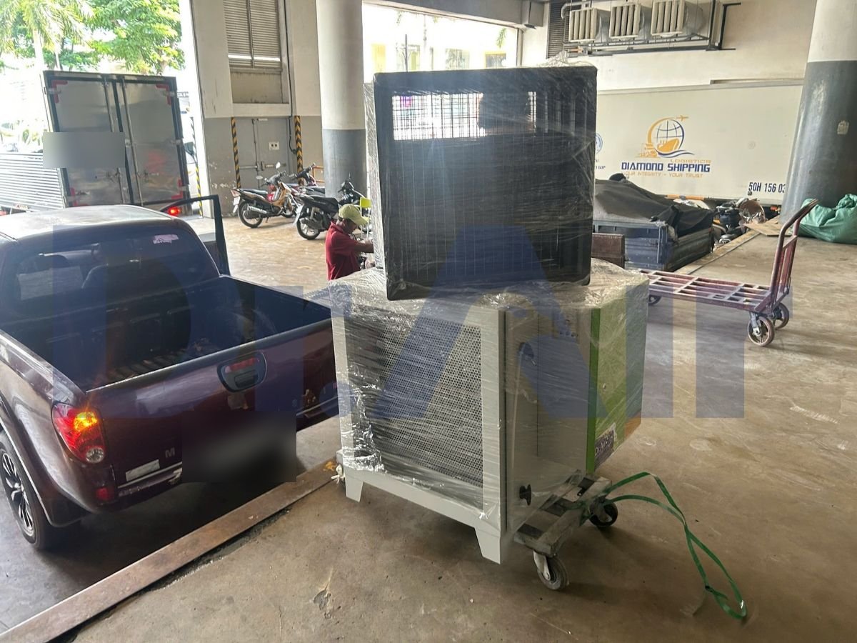 Máy lọc tĩnh điện và hộp than hoạt tính tại bãi bốc dỡ hàng